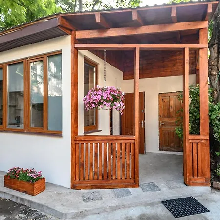 New Loft-Style House In City Center Odesa Exterior photo
